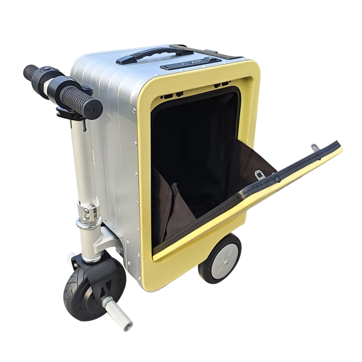 Sähköskootteri matkalaukulla